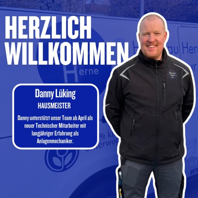 Herzlich willkommen im Team, Danny! 
Wir freuen uns sehr, ein neues Gesicht bei der Heimbau Herne eG zu begrüßen: Danny Lüking verstärkt ab April unsere technische Abteilung als Mitarbeiter in Vollzeit! 🛠️
Der waschechte Herner bringt langjährige Erfahrung als Anlagenmechaniker mit. Ob Sanitärinstallationen, schnelle Kleinreparaturen oder die Begleitung großer Modernisierungsmaßnahmen – mit seiner handwerklichen Vielseitigkeit, seiner offenen Art und großen Einsatzbereitschaft ist er eine echte Bereicherung für unsere Genossenschaft. 🏢🔧
Sein Einstieg kommt zu einem ganz besonderen Zeitpunkt: Im September verabschiedet sich unser geschätzter, langjähriger Hausmeister Andreas Hedegger in den wohlverdienten Ruhestand. Um einen reibungslosen Übergang zu garantieren, werden die beiden in den nächsten Monaten eng zusammenarbeiten. Das ist die perfekte Kombination aus frischer Energie und bewährter Routine! 🤝 (Und keine Sorge: Herr Hedegger bleibt uns in reduziertem Umfang glücklicherweise noch etwas erhalten).
Möchtet ihr mehr über unseren Neuzugang, die anstehende Übergabe und unsere Genossenschaft erfahren? 🏡
👉 Den kompletten Beitrag findet ihr jetzt auf unserer Homepage! Den Link gibt’s direkt in unserer Bio. 🔗
#HeimbauHerne #Teamzuwachs #NeuerMitarbeiter #Herne #Anlagenmechaniker